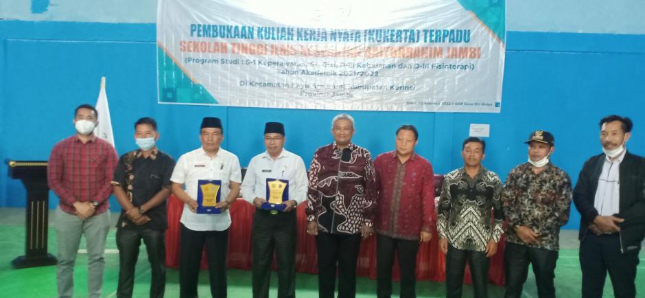 STIKes Baiturrahim Jambi Laksanakan Kukerta Terpadu